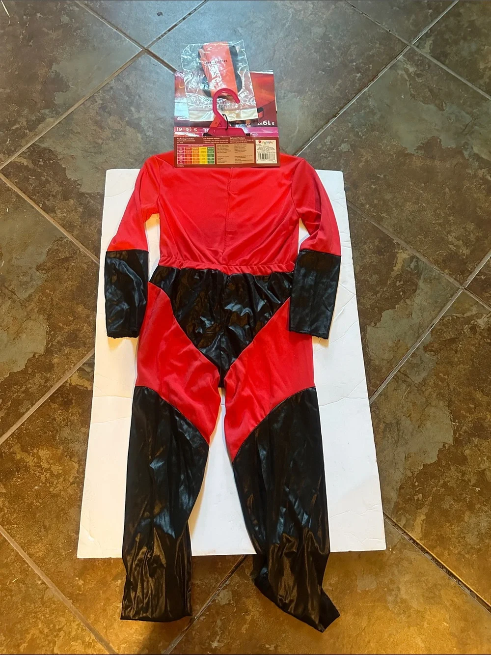 Incrediables Girls Superhero Costume - Red & Black NWT - Picture 5 of 5
